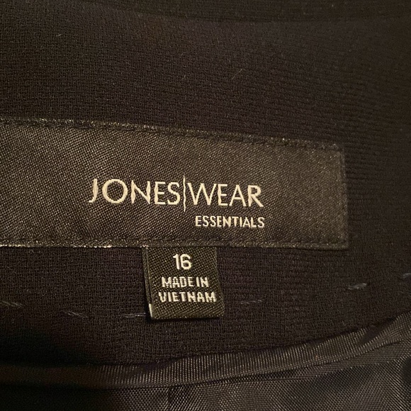 Joneswear Essentials women’s jacket - Picture 3 of 8